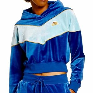 Nike Blue Suede Crop-Top💙